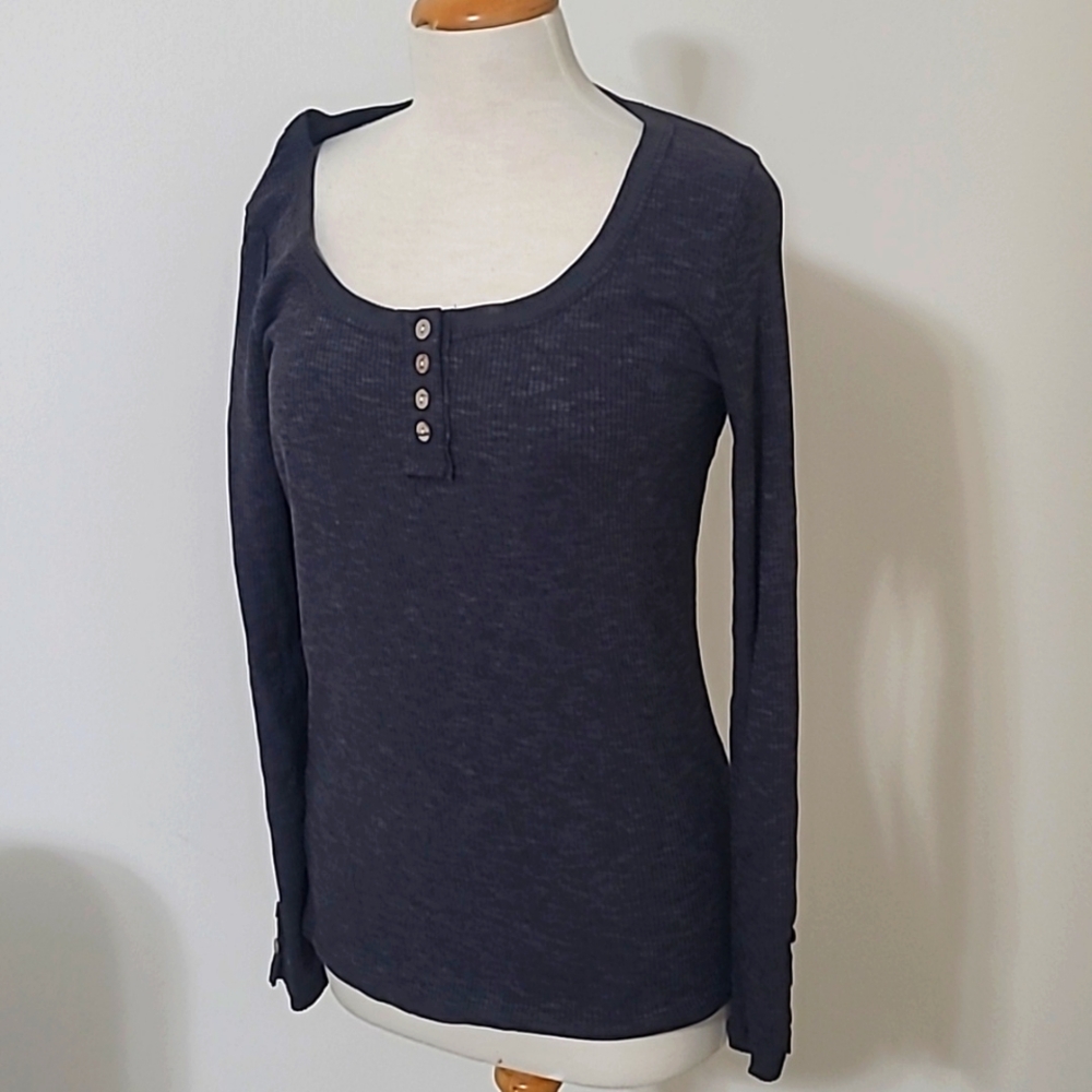 Sunbs Classic Active Long Sleeve Top. Great for Layering or Alone